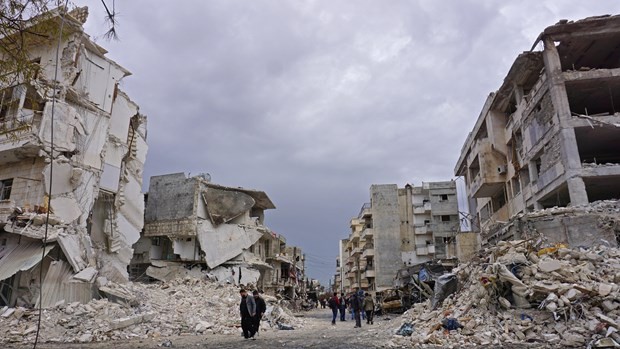 叙利亚：政府军加强对西北地区的空袭行动 - ảnh 1