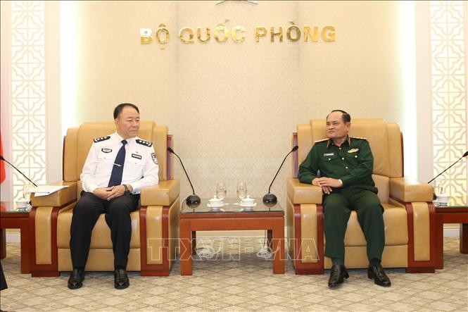 越南人民军副总参谋长会见中国国家移民管理局代表团 - ảnh 1