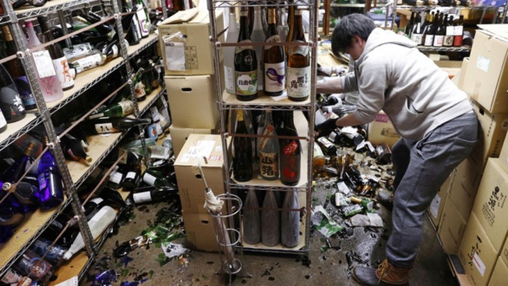 日本发生地震：​导致至少80人受伤和局部失电 - ảnh 1