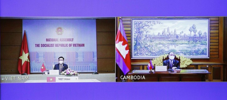 加强越南与柬埔寨全面友好合作关系 - ảnh 1
