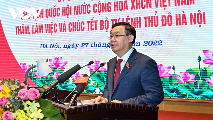 越南国会主席王庭惠：首都司令部继续是新冠肺炎疫情防控一线突击力量 - ảnh 1