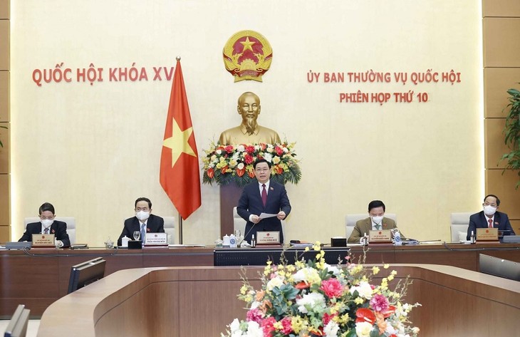 越南十五届国会常务委员会十次会议开幕 - ảnh 1