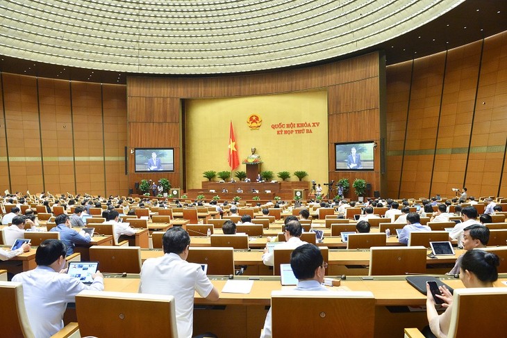 越南第十五届国会第三次会议进入最后一周 - ảnh 1