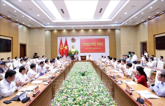 越南政府总理范明政主持与富寿省领导班子的工作会议 - ảnh 1