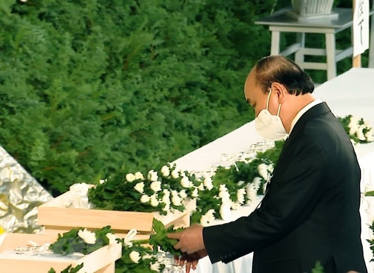 越南国家主席阮春福出席日本已故首相安倍晋三的国葬仪式 - ảnh 1