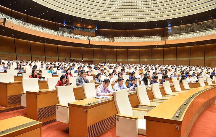 越南15届国会四次会议进入第二个工作周 - ảnh 1