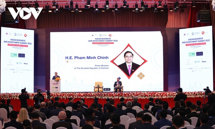 越南政府总理范明政出席2022年东盟商务与投资峰会并发表重要讲话 - ảnh 1