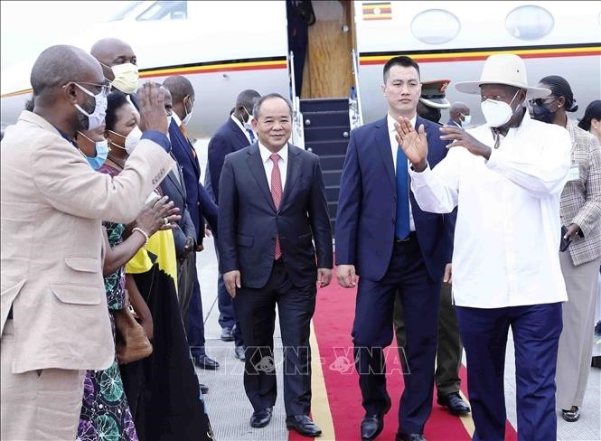 乌干达总统穆塞韦尼开始对越南的正式访问 - ảnh 1