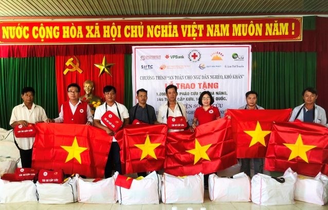 越南红十字会与渔民肩并肩 - ảnh 1