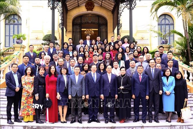 越南外交部部长裴青山：对外新闻工作为国家共同成就做出重要贡献 - ảnh 1