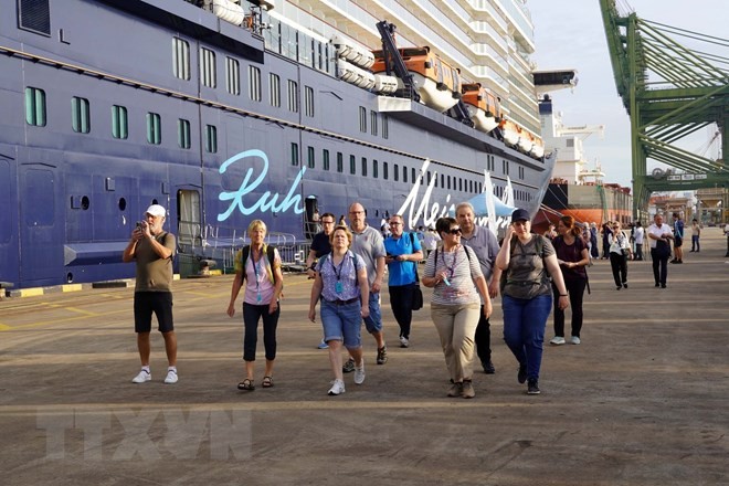 新年伊始近2400名国际游客通过海路抵达巴地头顿省 - ảnh 1