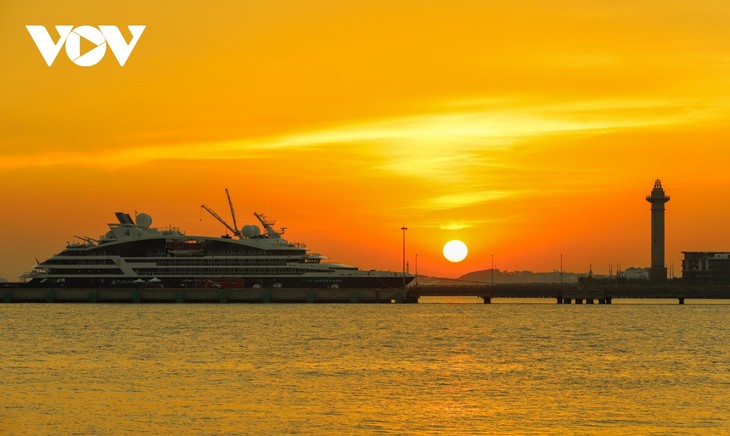 下龙湾是亚洲观赏日出日落的4大胜地之一 - ảnh 1