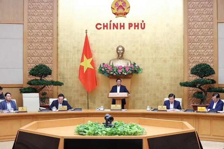 越南政府总理范明政主持政府法律制定会议 - ảnh 1