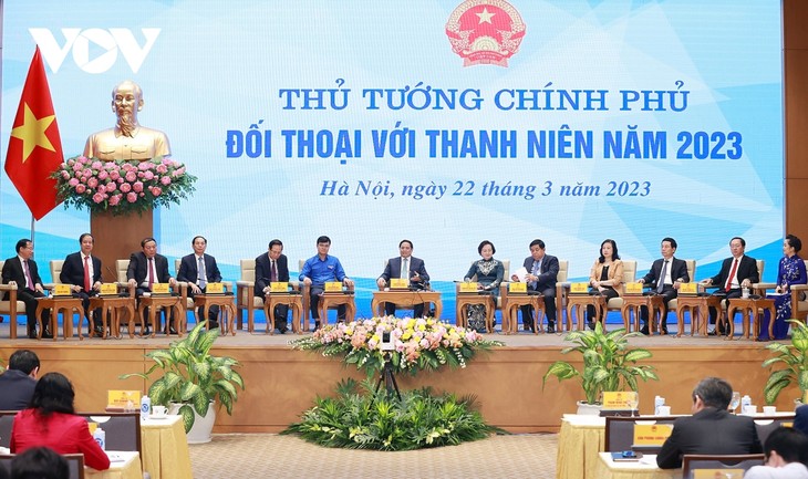越南政府总理范明政鼓励越南青年发挥“五先锋”​精神 - ảnh 1