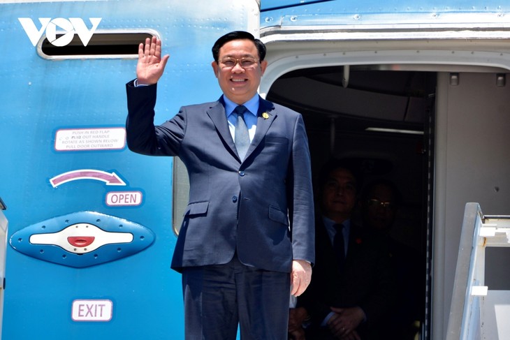   越南国会主席王庭惠开始对古巴进行正式访问 - ảnh 1