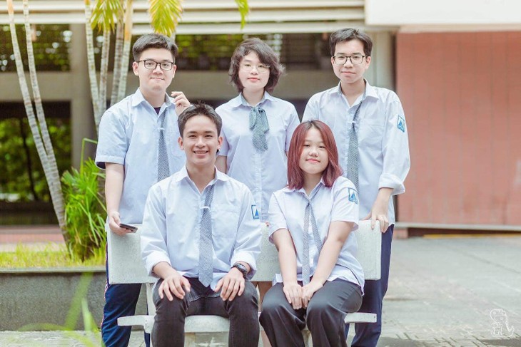 越南河内阿姆斯特丹专长高中学生在微软青少年“创新杯”上获奖 - ảnh 1