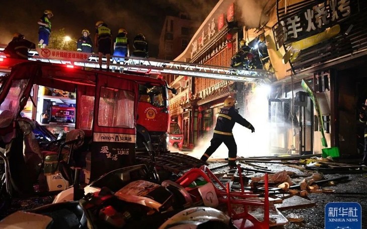 中国银川烧烤店爆炸事故已造成31人死亡 - ảnh 1