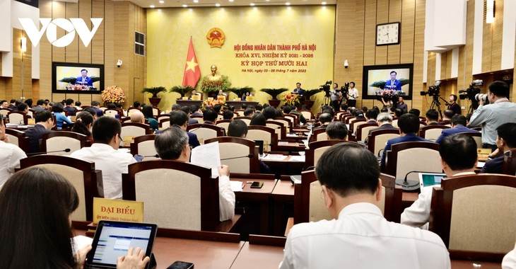越南国会主席王庭惠：均衡、全面、可持续发展河内 - ảnh 1