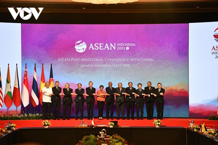 东盟与中国外长会议对“东海行为准则”谈判取得进展表示欢迎 - ảnh 1