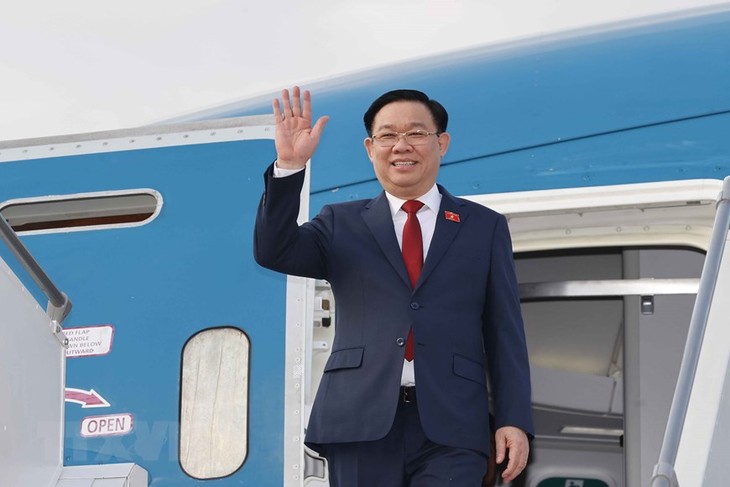 越南国会主席王庭惠开始对伊朗进行正式访问 - ảnh 1