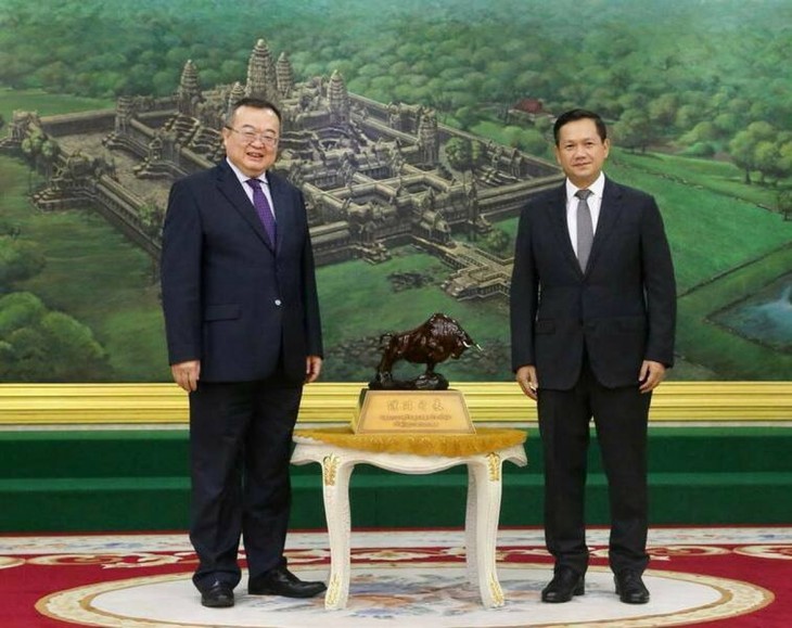  柬埔寨首相强调，优先与中国促进合作 - ảnh 1