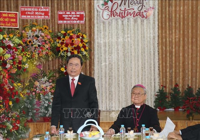 越南党和国家一向尊重和保障人民的宗教信仰自由权 - ảnh 1