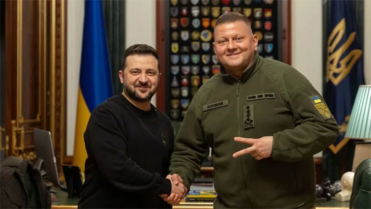 乌克兰总统任命乌军新总司令 - ảnh 1