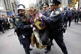 AS menangkap banyak peserta demonstrasi “Occupy Wall Street” - ảnh 1