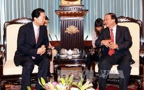 Jepang menghargai mengembangkan hubungan dengan Vietnam - ảnh 1