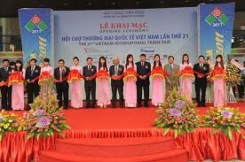 Pekan Raya Perdagangan Internasional Vietnam Expo 2012 dibuka - ảnh 1