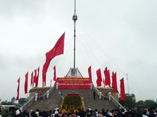 Aktivitas memperingati ultah ke-37 Hari Pembebasan total Vietnam Selatan dan Penyatuan Tanah Air 30 April 1975 - ảnh 3