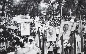 Aktivitas memperingati ultah ke-37 Hari Pembebasan total Vietnam Selatan dan Penyatuan Tanah Air 30 April 1975 - ảnh 2