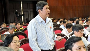MN Vietnam membahas RUU tentang Pendidikan Tinggi dan RUU tentang Serikat Buruh - ảnh 2