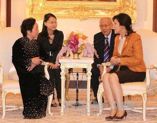 Wapres Vietnam Ibu Nguyen Thi Doan melakukan pembicaraan dengan PM Thailand - ảnh 2
