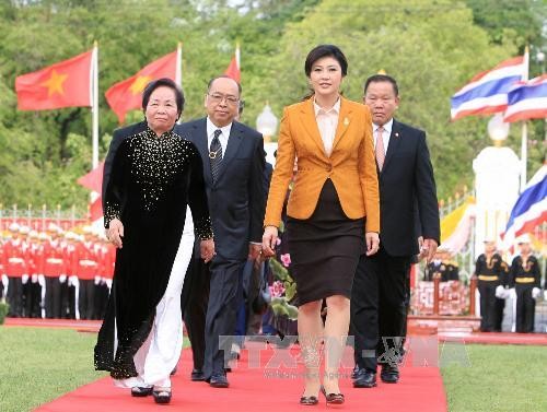 Wapres Vietnam Ibu Nguyen Thi Doan melakukan pembicaraan dengan PM Thailand - ảnh 1