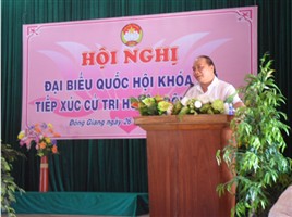 Deputi PM Nguyen Xuan Phuc melakukan  kontak dengan pemilih provinsi Quang Nam - ảnh 1