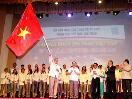 Acara pemberangkatan kontingen olahraga Vietnam peserta Olimpiade London 2012 - ảnh 1
