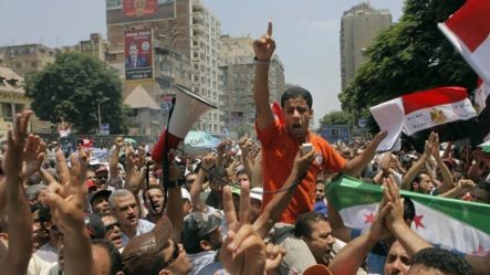 Konfrontasi di gelanggang politik Mesir - ảnh 4