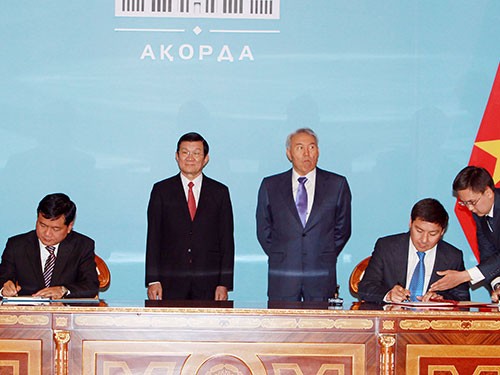 Kegiatan-kegiatan Presiden Truong Tan Sang  di Republik Kazakstan - ảnh 2
