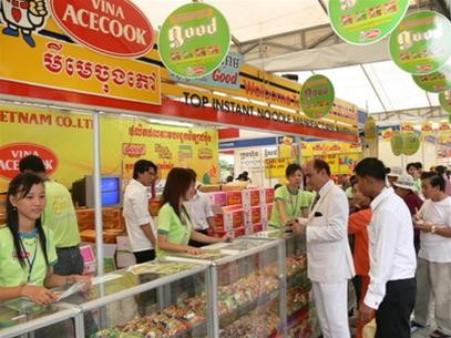 Pembukaan Pekan Raya Perdagangan Internasional Vietnam – Kamboja 2012 - ảnh 1