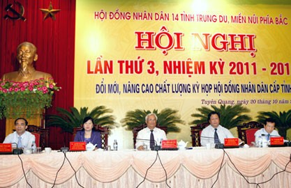 Dewan Rakyat 14 provinsi di daerah lereng gunung dan pegunungan di Vietnam Utara melakukan pertukaran pengalaman - ảnh 1