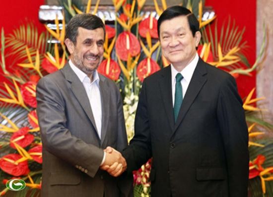Presiden Truong Tan Sang melakukan pembicaraan dengan Presiden Iran Mahmoud Ahmadinejad - ảnh 1