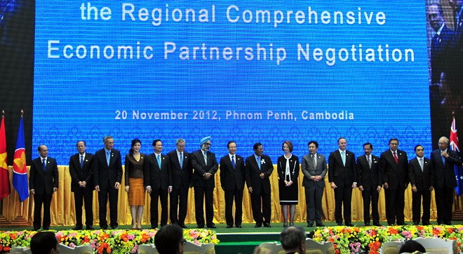 Vietnam memberikan sumbangan untuk memperkuat peranan ASEAN - ảnh 4