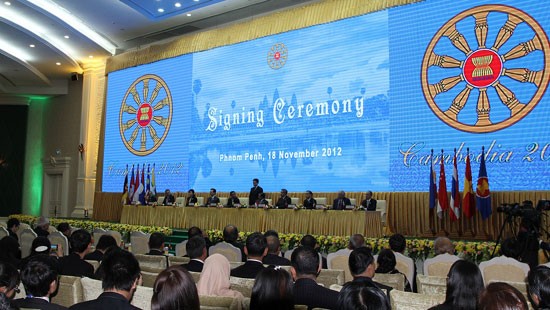 Vietnam memberikan sumbangan untuk memperkuat peranan ASEAN - ảnh 2