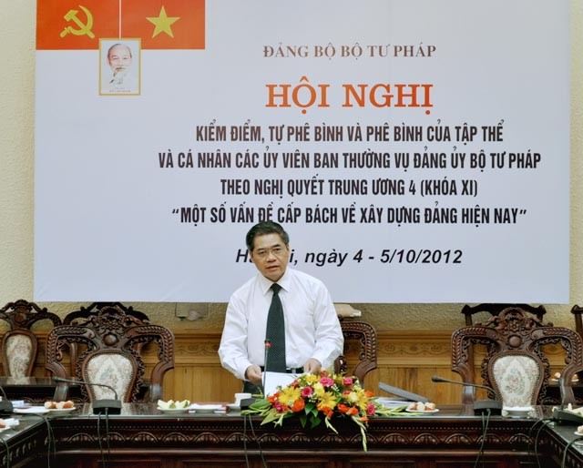 Oto-kritik dan kritik, aktivitas politik yang berhasil guna dari Partai Komunis Vietnam - ảnh 3