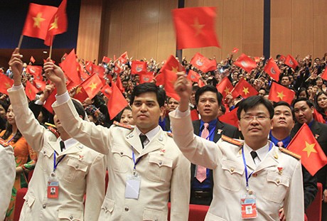 Membangun generasi pemuda yang mewarisi baik usaha revolusi Partai Komunis - ảnh 4