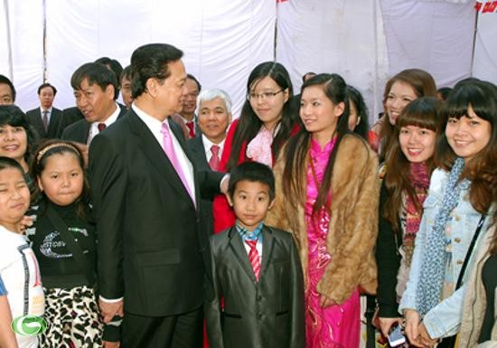 Aktivitas PM Vietnam Nguyen Tan Dung di India - ảnh 2