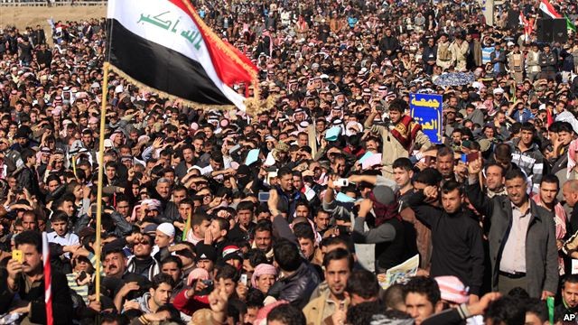 Demonstrasi besar-besaran memprotes Pemerintah di Irak - ảnh 1