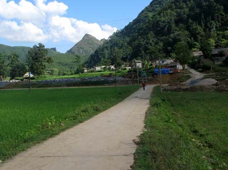 Jalan-jalan baru di kabupaten Muong Khuong - ảnh 2