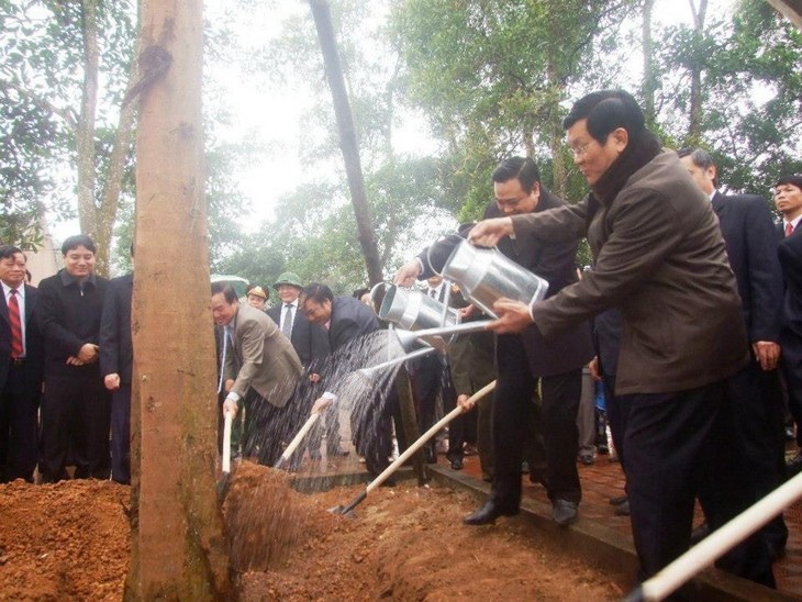 Presiden VN Truong Tan Sang mencanangkan Hari Raya Tet menanam pohon - ảnh 1